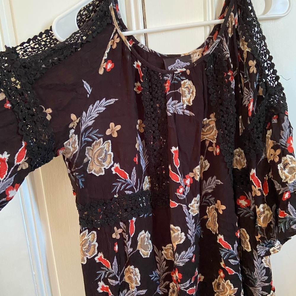Beautiful black floral top.